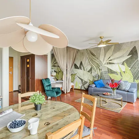 Metropoint At Slominskiego Street アパート